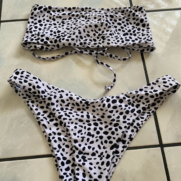 2/25$ - Zaful Dalmatian Print Back Lace-Up Bikini - Picture 5 of 5